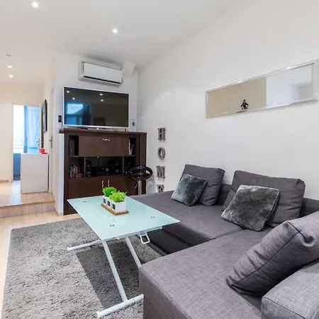 Stunning 1 Bed Apt W/decorated Int, Sleeps 6 Apartman Cannes