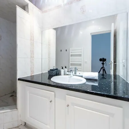 Stunning 1 Bed Apt W/decorated Int, Sleeps 6 Apartman Cannes