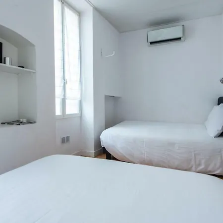 Stunning 1 Bed Apt W/decorated Int, Sleeps 6